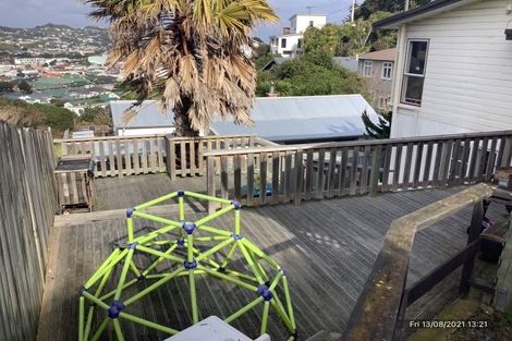 Photo of property in 98a Maupuia Road, Maupuia, Wellington, 6022