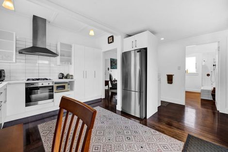 Photo of property in 15b Atiawa Street, Glen Avon, New Plymouth, 4312