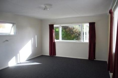 Photo of property in 27 Sheridan Drive, New Lynn, Auckland, 0600