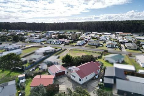 Photo of property in 3 Harrod Avenue, Foxton Beach, Foxton, 4815