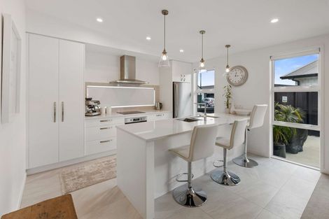 Photo of property in 39 Kotiate Street, Papamoa Beach, Papamoa, 3118