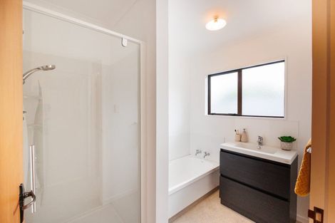 Photo of property in 53a Chatsworth Place, Highbury, Palmerston North, 4412