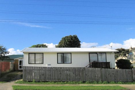 Photo of property in 2/31 Bedford Street, Cannons Creek, Porirua, 5024
