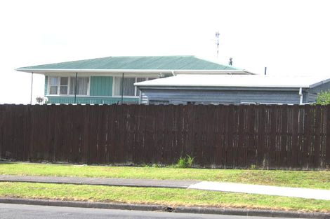 Photo of property in 7 Sunset Road, Totara Vale, Auckland, 0632