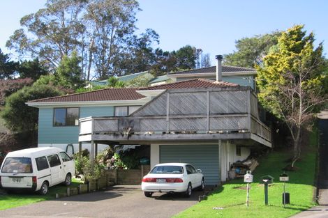 Photo of property in 18 Adam Sunde Place, Glen Eden, Auckland, 0602