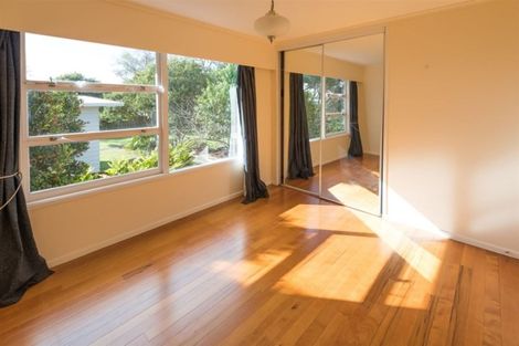 Photo of property in 15 Catalina Crescent, Forrest Hill, Auckland, 0620