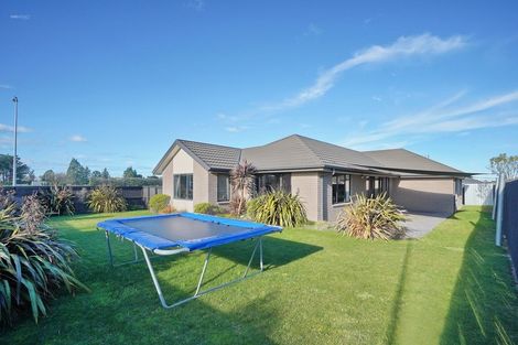 Photo of property in 10 Devlin Avenue, Rangiora, 7400