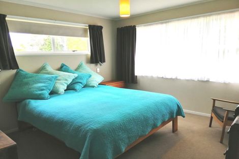 Photo of property in 12 Shaw Road, Oratia, Auckland, 0604