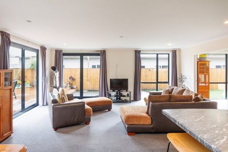 Photo of property in 4 Northbrook Court, Roslyn, Palmerston North, 4414