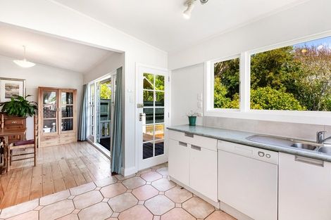 Photo of property in 98 Campbell Street, Karori, Wellington, 6012