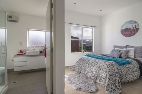 Photo of property in 49 Saddleback Grove, Karori, Wellington, 6012