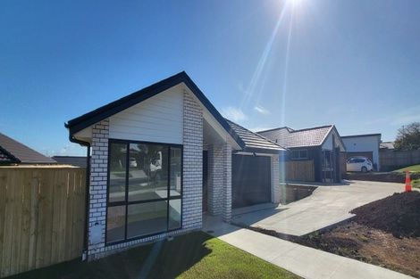 Photo of property in 49a Mclarin Road, Glenbrook, 2681