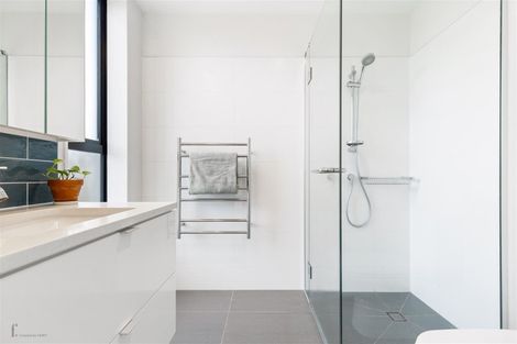 Photo of property in 6 Cochrane Road, Hobsonville, Auckland, 0616