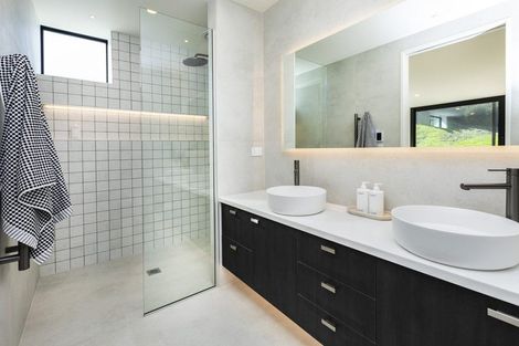 Photo of property in 8 Flowers Lane, Cracroft, Christchurch, 8022