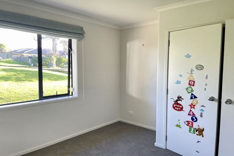 Photo of property in 1 Summerland Drive, Henderson, Auckland, 0612