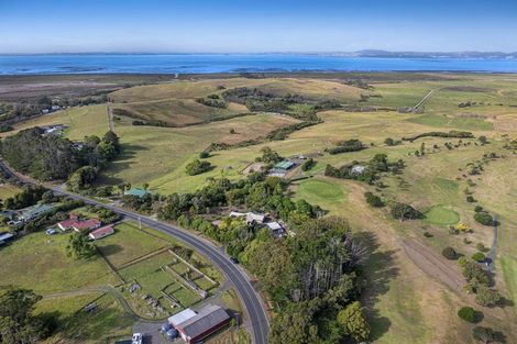 Photo of property in 1688 South Head Road, South Head, Helensville, 0874