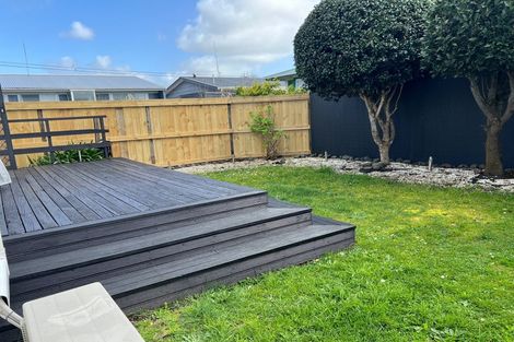 Photo of property in 1/1 Taikata Road, Te Atatu Peninsula, Auckland, 0610