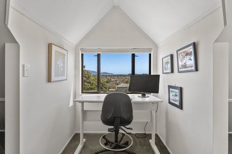 Photo of property in 50 Winara Avenue, Waikanae, 5036