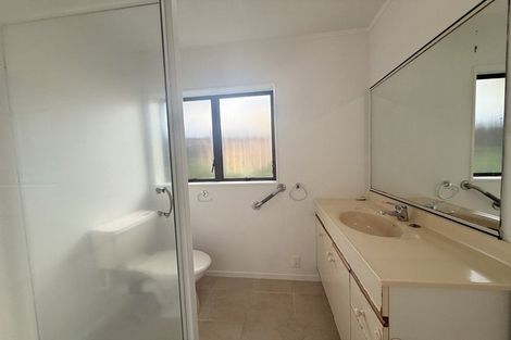 Photo of property in 53 Mirrabooka Avenue, Botany Downs, Auckland, 2010