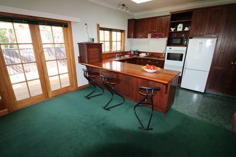 Photo of property in 3 Handley Place, Glen Avon, New Plymouth, 4312