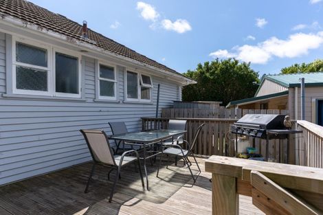 Photo of property in 25 Driver Crescent, Cannons Creek, Porirua, 5024