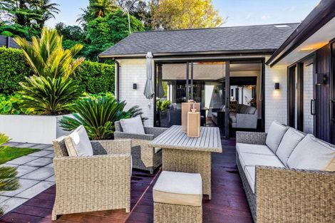 Photo of property in 14 Brooklands Road, Brooklands, New Plymouth, 4310