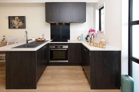 Photo of property in 11 Waru Lane, Te Atatu Peninsula, Auckland, 0610