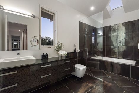 Photo of property in 233 Jervois Road, Herne Bay, Auckland, 1011