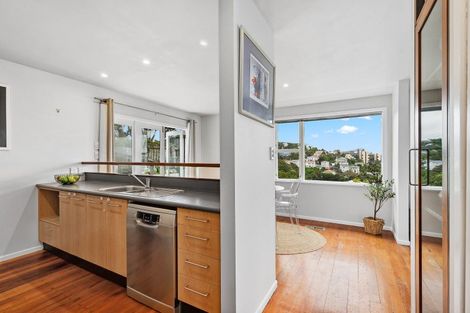 Photo of property in 8 Durham Crescent, Aro Valley, Wellington, 6021