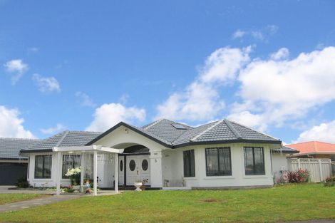 Photo of property in 5 Cloverlea Place, Pukekohe, 2120
