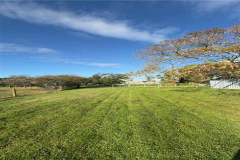Photo of property in 99 Orchard West Road, Ngatea, 3503