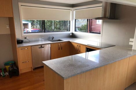 Photo of property in 37 Edgewater Drive, Pakuranga, Auckland, 2010