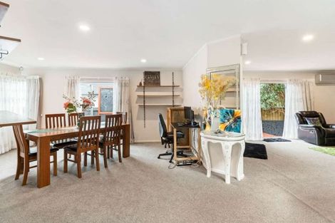 Photo of property in 2/296 Wairau Road, Glenfield, Auckland, 0629