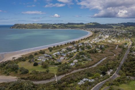 Photo of property in 4 Riverview Road, Cooks Beach, Whitianga, 3591