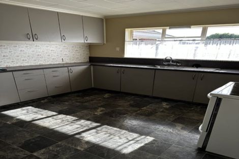 Photo of property in 11 Lyndhurst Crescent, Aranui, Christchurch, 8061