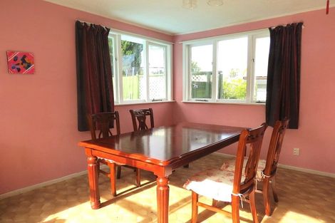 Photo of property in 31 Dundale Avenue, Blockhouse Bay, Auckland, 0600