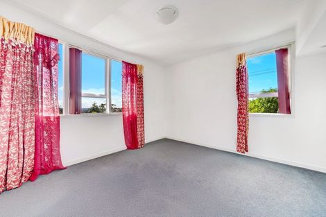 Photo of property in 39 Sunnyside Road, Sunnyvale, Auckland, 0612