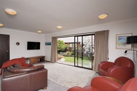 Photo of property in 34 Laing Crescent, Heathcote Valley, Christchurch, 8022
