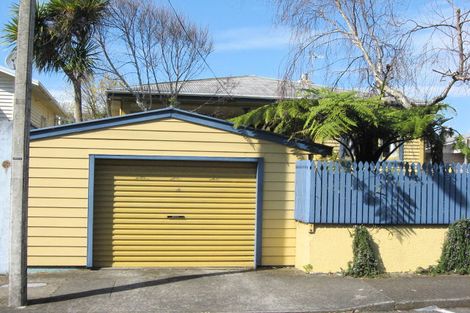 Photo of property in 11 Bulkeley Terrace, New Plymouth, 4310