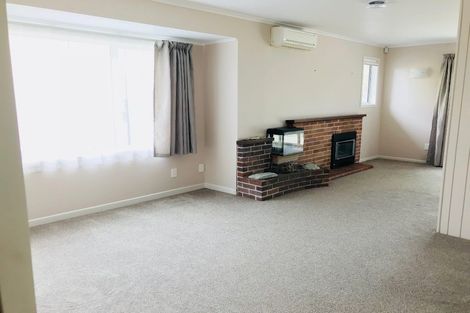 Photo of property in 52 Tramway Road, Beach Haven, Auckland, 0626