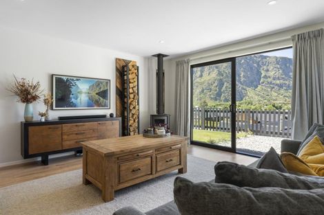 Photo of property in 22 Morning Star Terrace, Arthurs Point, Queenstown, 9371