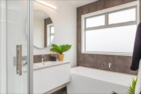 Photo of property in 35 Tasker Crescent, Pyes Pa, 3112