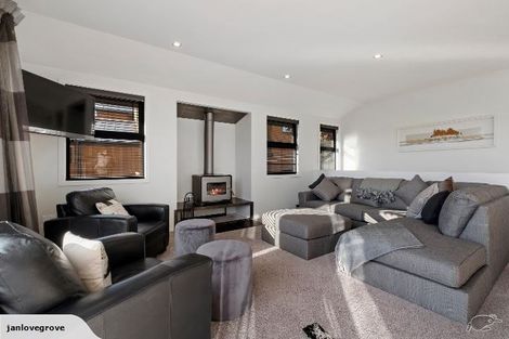 Photo of property in 31 Rannoch Drive, Jacks Point, Queenstown, 9371