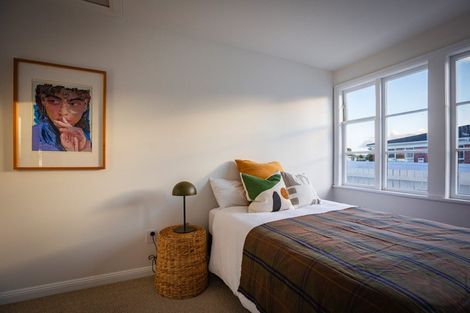 Photo of property in 26b Clinton Avenue, Te Atatu Peninsula, Auckland, 0610