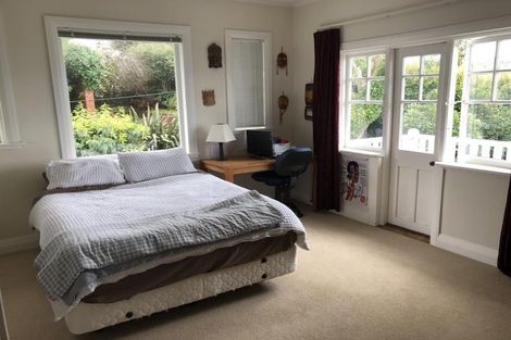 Photo of property in 9 Wadestown Road, Wadestown, Wellington, 6012