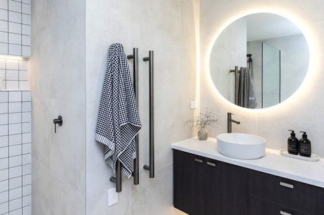 Photo of property in 8 Flowers Lane, Cracroft, Christchurch, 8022