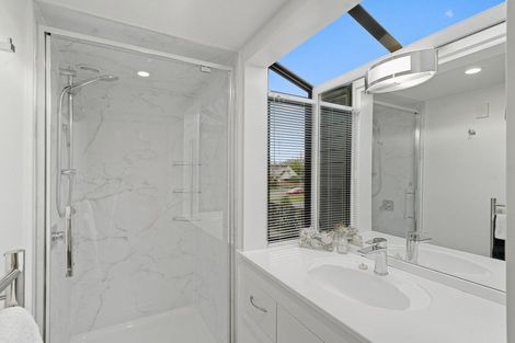 Photo of property in 10 Thurlestone Place, Burnside, Christchurch, 8053