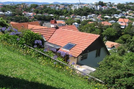 Photo of property in 19 Mariri Road, Kelburn, Wellington, 6012