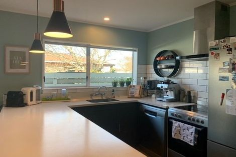 Photo of property in 21 Whiting Crescent, Greenmeadows, Napier, 4112