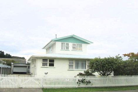 Photo of property in 14 Ponderosa Grove, Maoribank, Upper Hutt, 5018